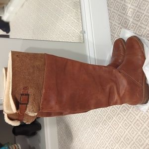 Kors Michael kors size 8.5 boots with faux sherling